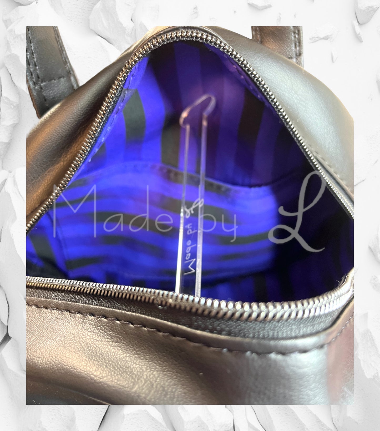 Day Starting With W Circle Bag
