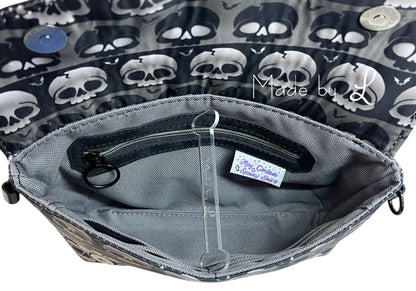 Skull Stripes Clutch