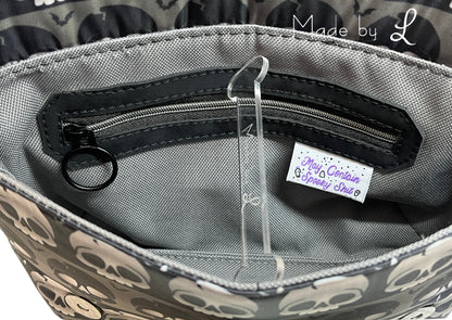 Skull Stripes Clutch